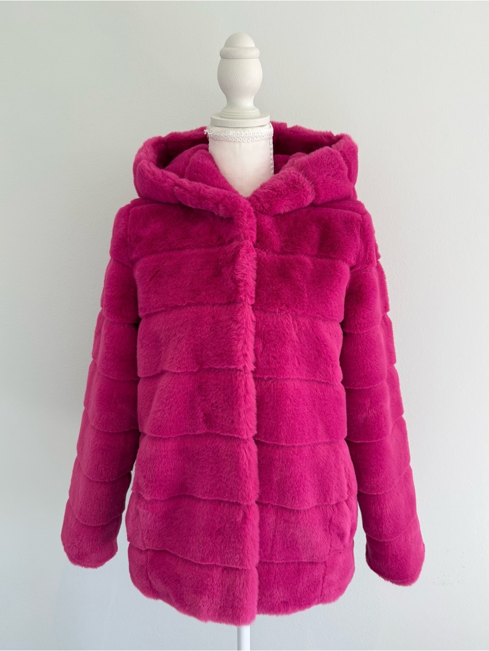 Apparis Women’s Goldy Fuchsia Hooded Faux-Fur Coat